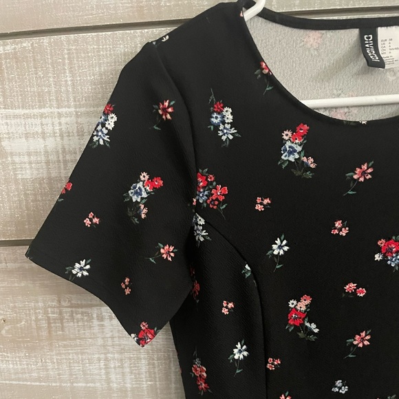 Divided H&M Floral Fit-and-Flare Dress (Size 6) - Picture 3 of 4